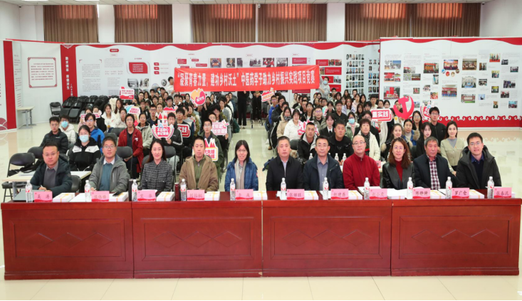 1733991977229066689.png 1733991977229066689.png